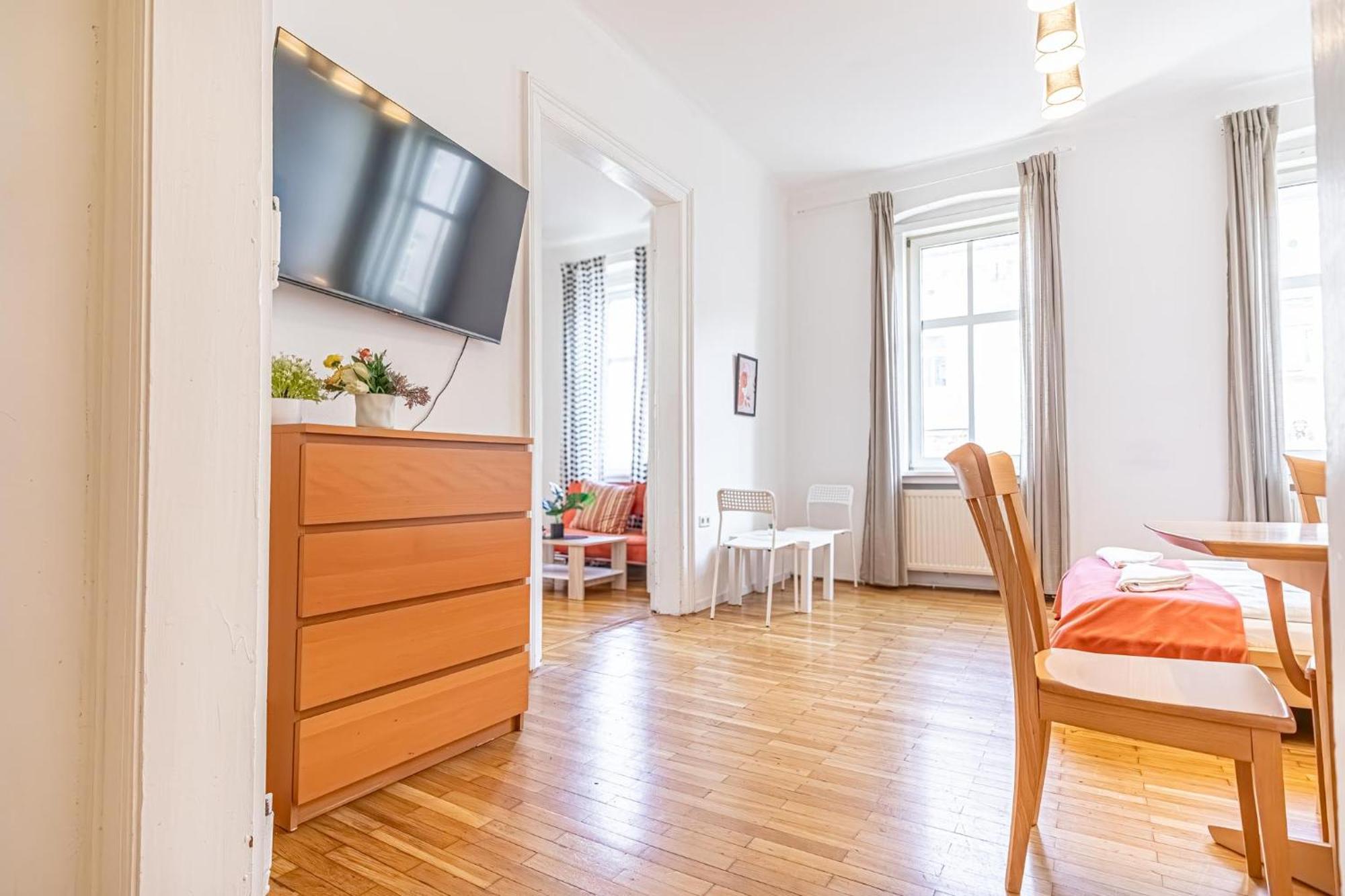 Simple Apartment Near Wiener Stadthalle Eksteriør bilde