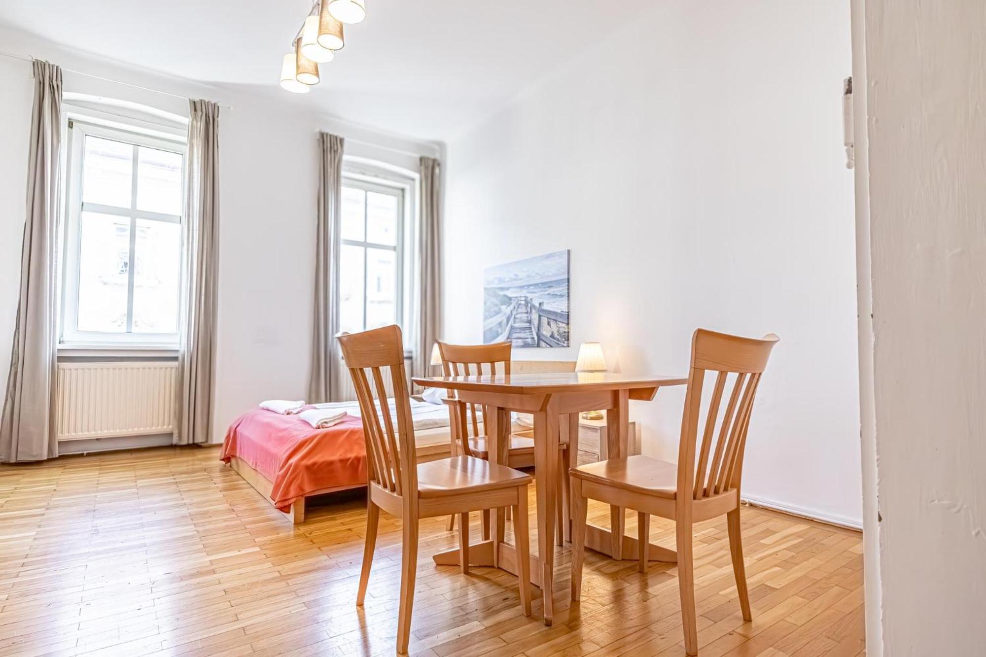 Simple Apartment Near Wiener Stadthalle Eksteriør bilde