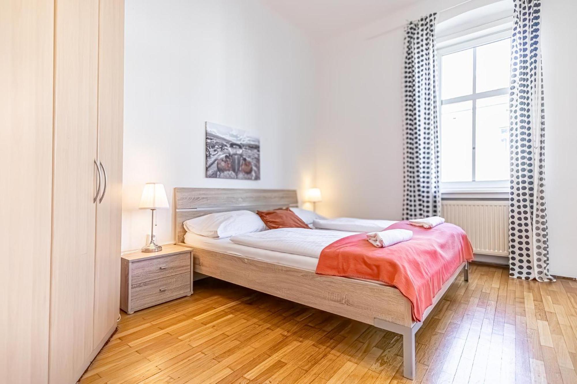 Simple Apartment Near Wiener Stadthalle Eksteriør bilde