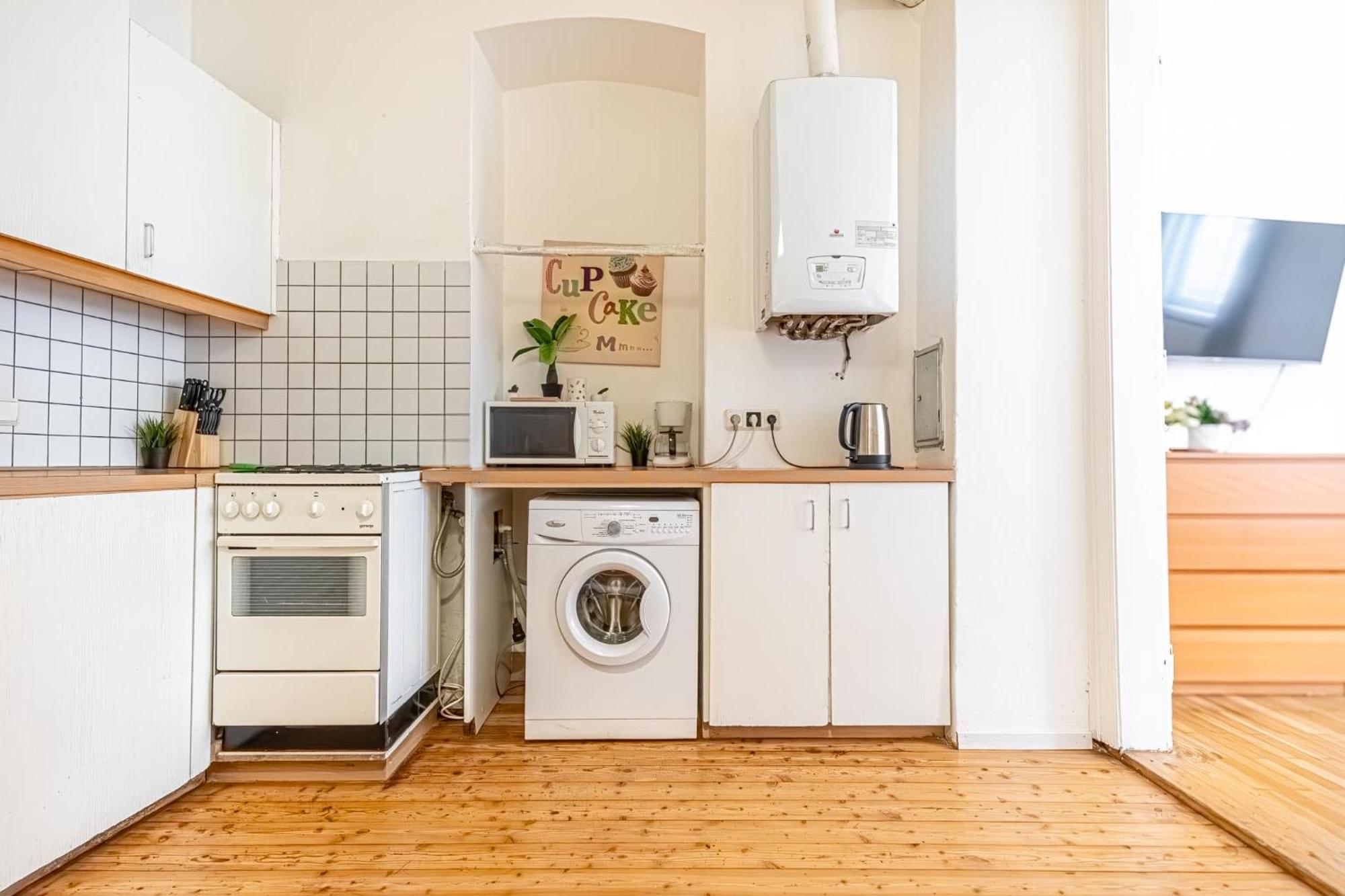 Simple Apartment Near Wiener Stadthalle Eksteriør bilde