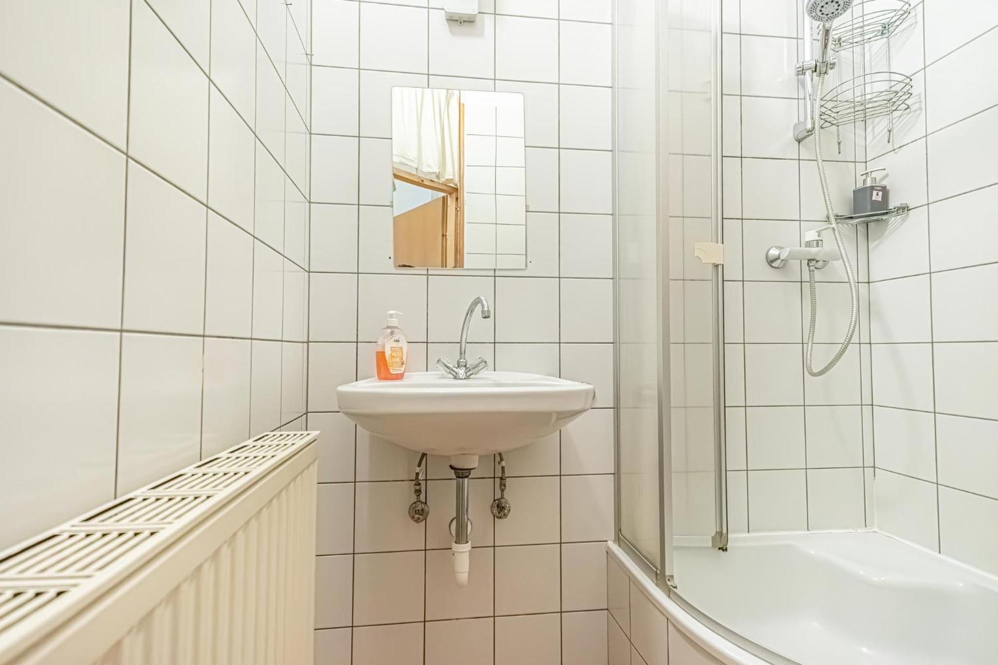 Simple Apartment Near Wiener Stadthalle Eksteriør bilde