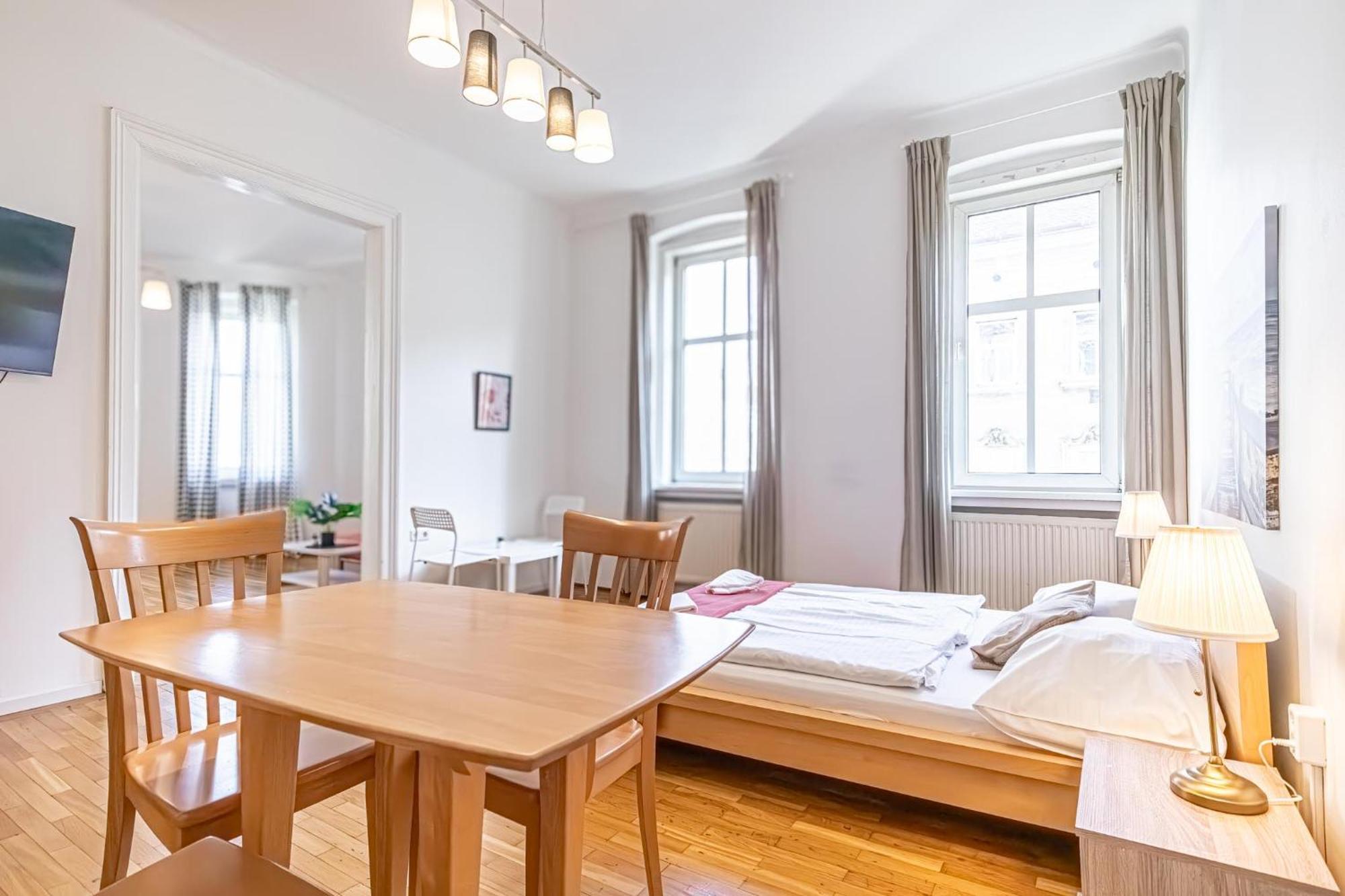 Simple Apartment Near Wiener Stadthalle Eksteriør bilde