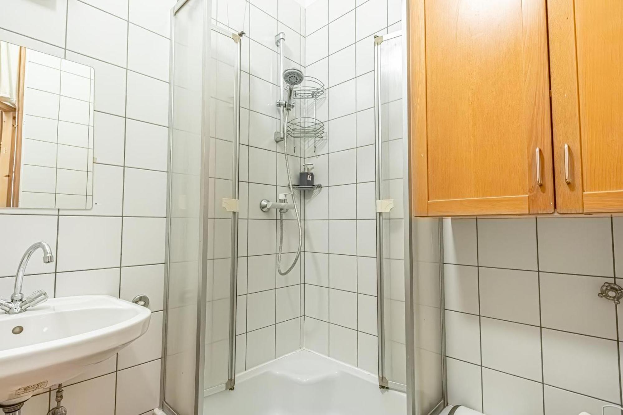 Simple Apartment Near Wiener Stadthalle Eksteriør bilde