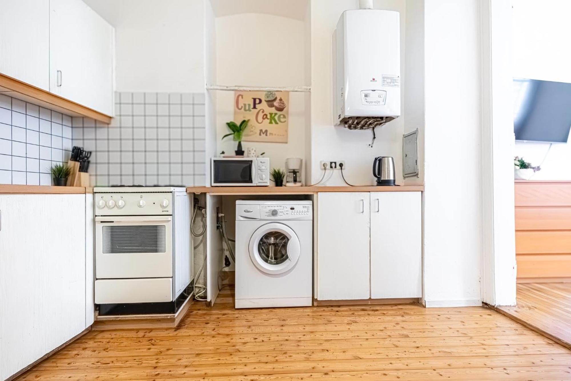 Simple Apartment Near Wiener Stadthalle Eksteriør bilde